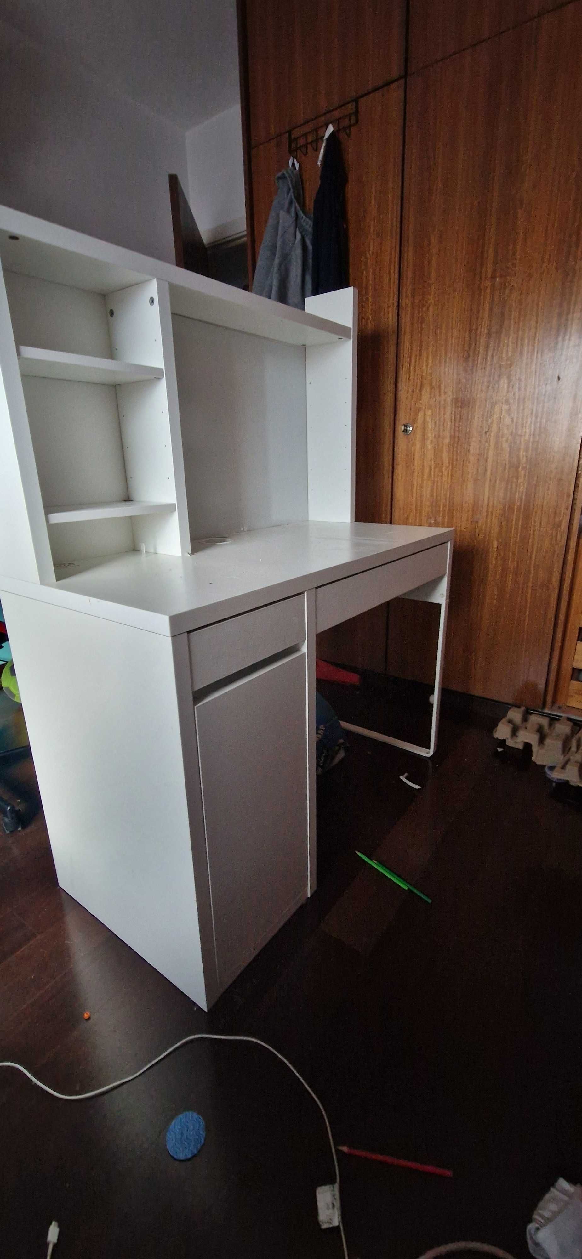 Secretária Micke IKEA com modulo adicional