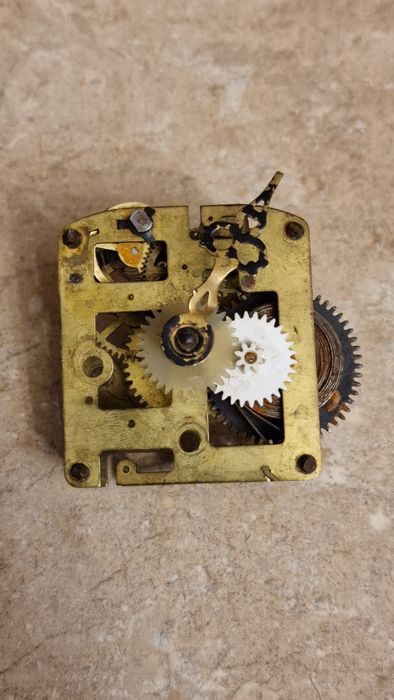 Duży mosiężny zegar z orłem