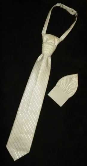 Zestaw krawat z poszetką perłowy biały jasny na ślub ślubny poszetka