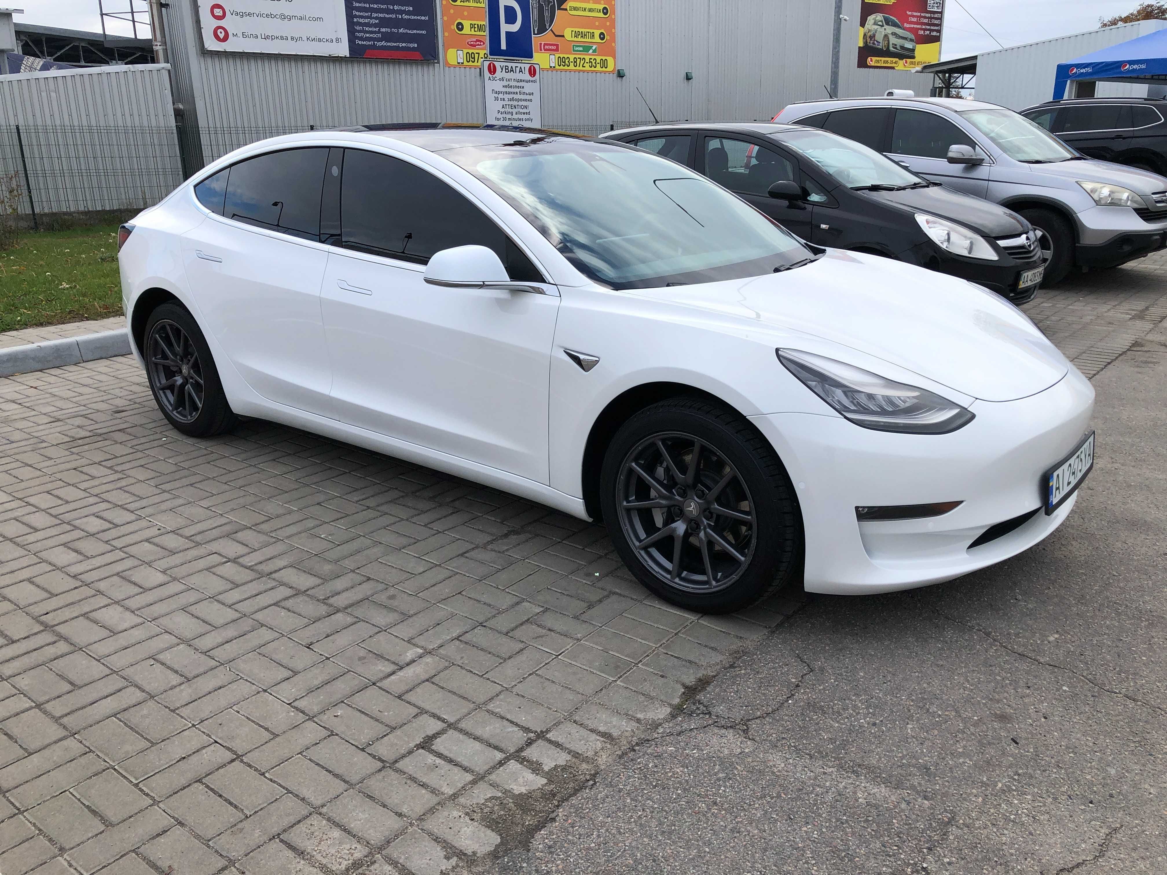 Tesla Model 3. 2019 рік. Гарний стан. Все працює