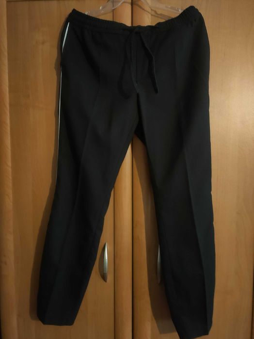 Spodnie dresowe czarne