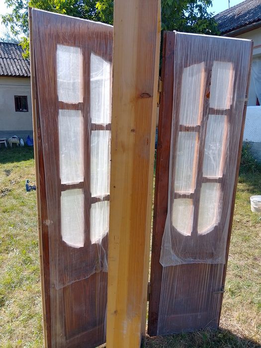 Двері дерев'яні вхідні