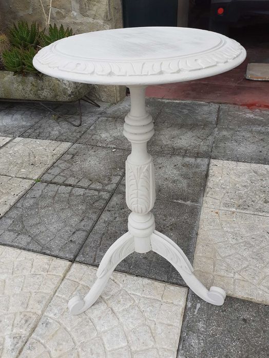 Mesa de apoio restaurada