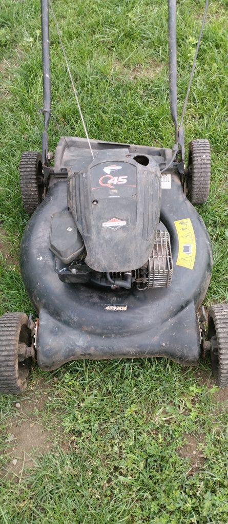 Sprzedam kosiarkę Briggs stan 450 series