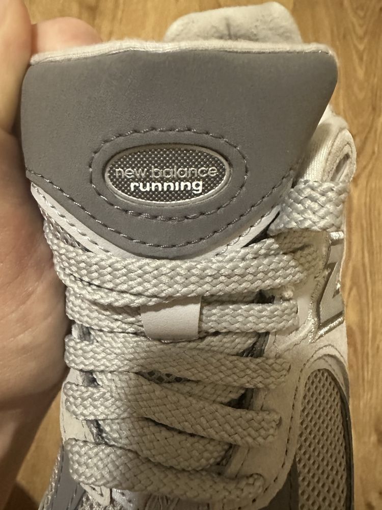 Жіночі кросівки New Balance 2002 r / оригінал/ замша