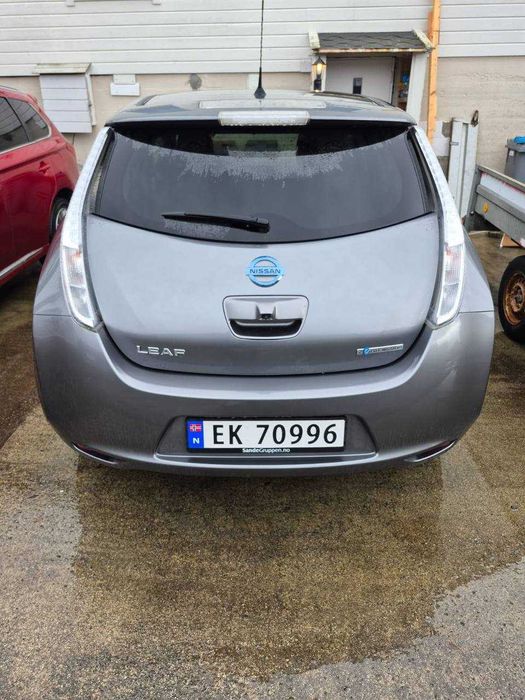 В дорозі Nissan Leaf Acenta 12/2017 нісан ліф електро 30 кВт хетчбек