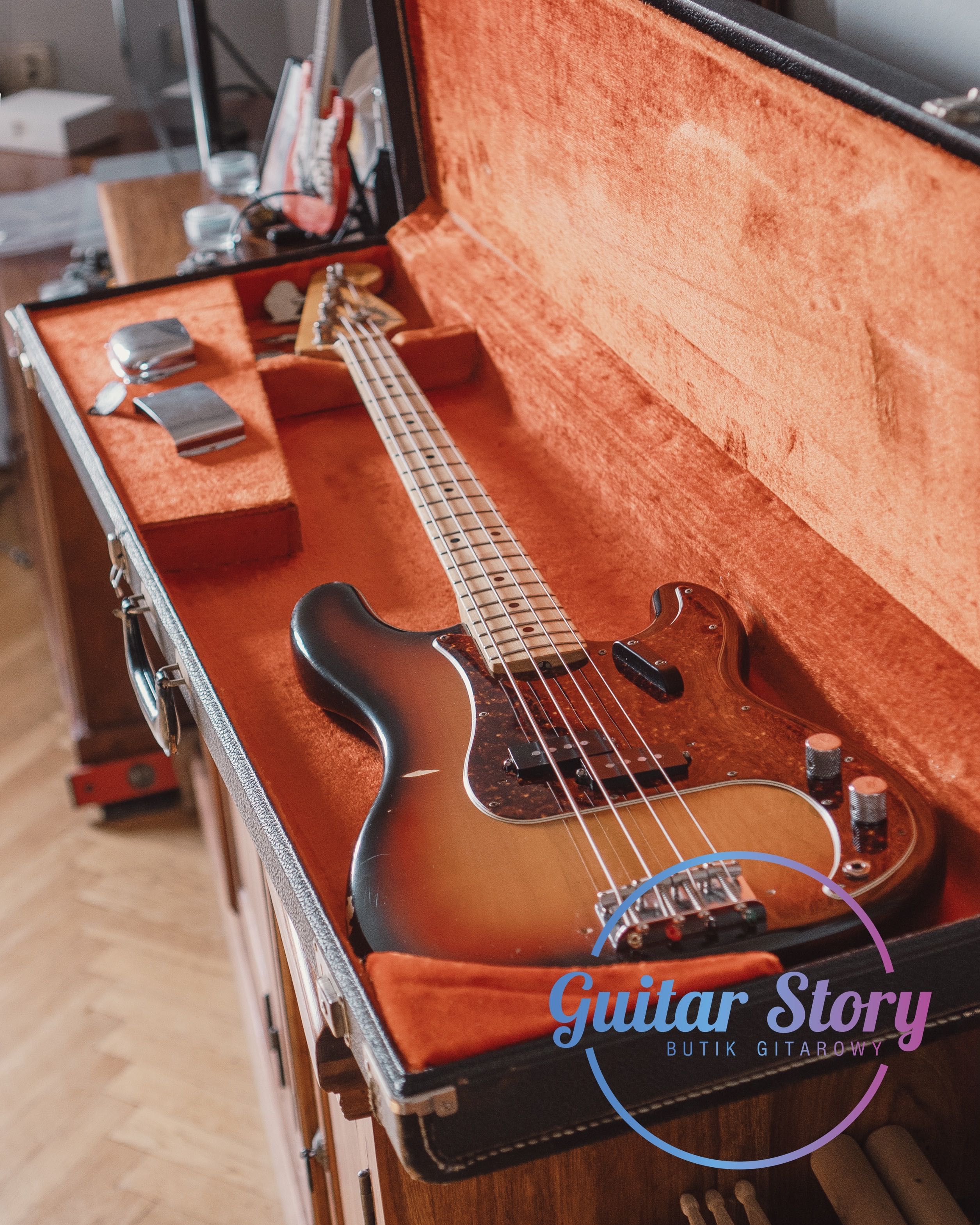 1972 Fender Precision Bass | Case