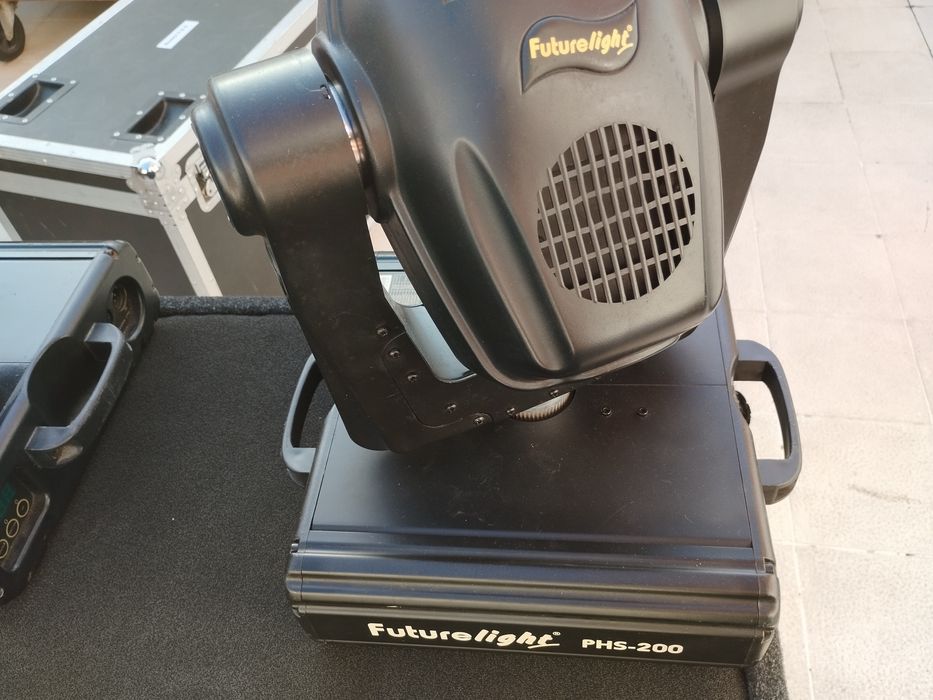 Vendo dois mouvings heads PH200 Future-light