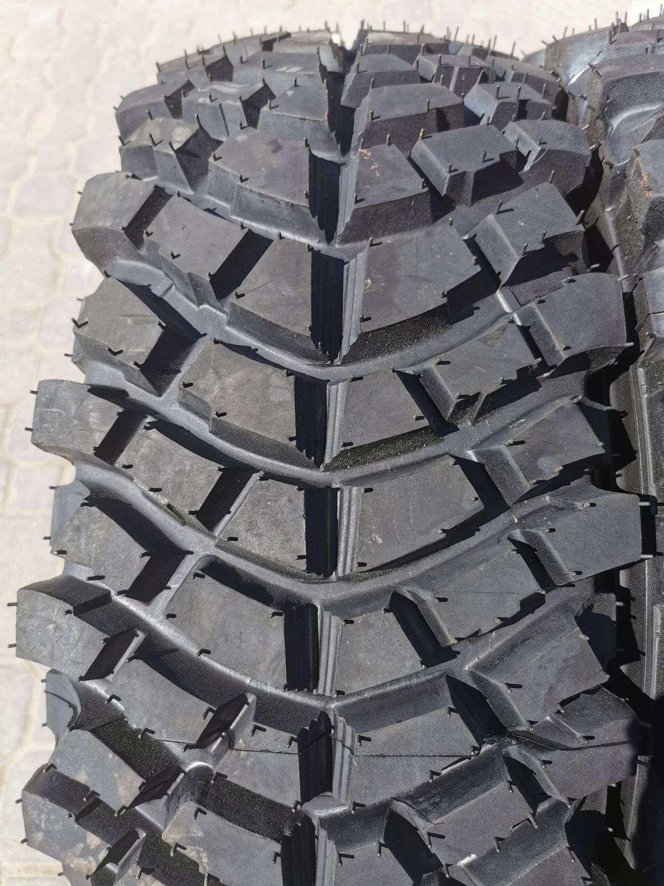 Opony 31x10.5R15 4x4 M/T RENGER GRIP Terenowe Sahara 2024r.