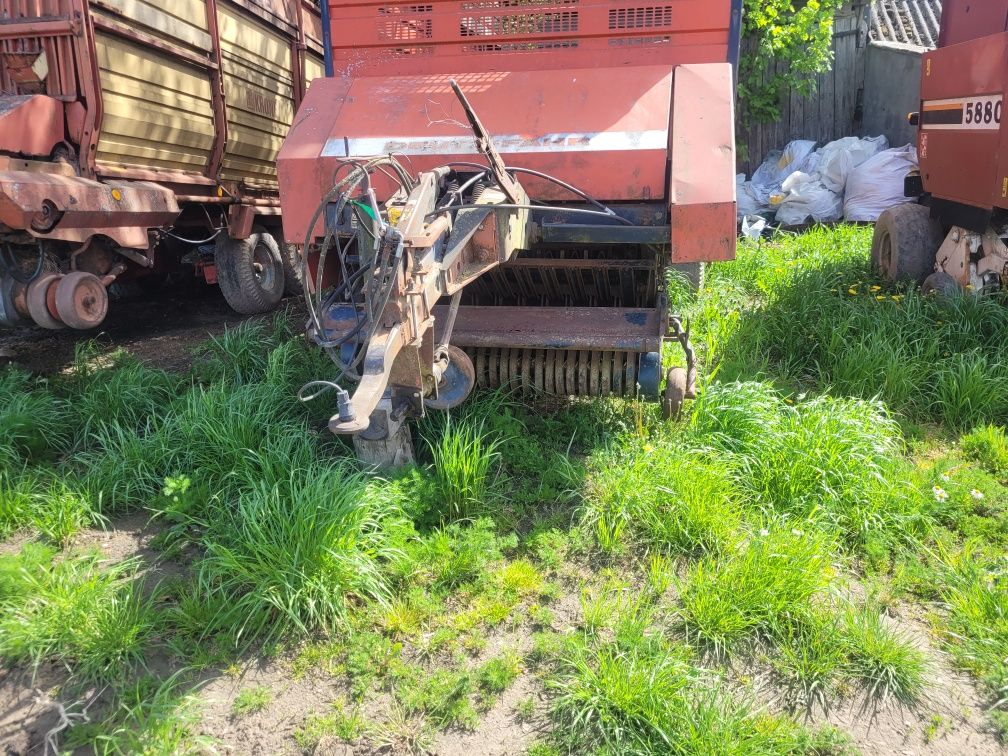 Przyczepy samozbierajace ,objętościowe.  Krone i deutz fahr