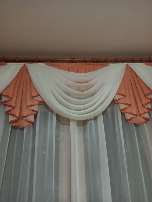 Ламбрекен на вікно