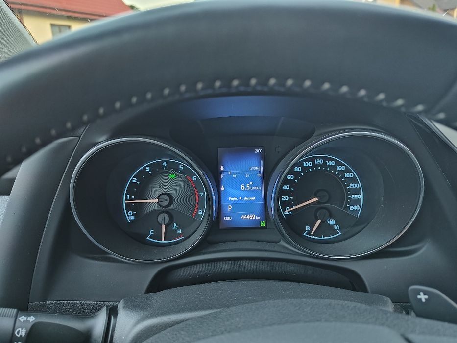 Toyota Auris 2017 benzyna.automat.wersja premium plus