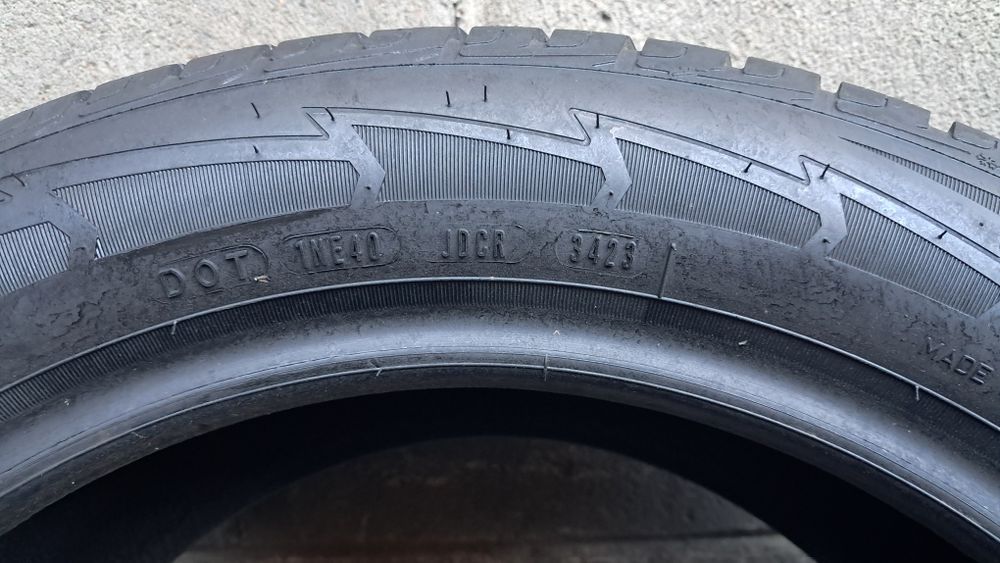 225/50R17 98H Goodyear ultraGrip Performance Gen1