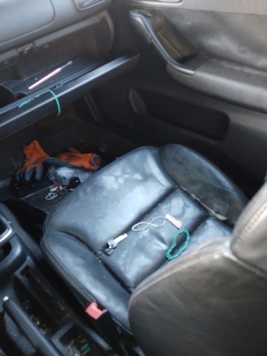 AUDI A3 8L1 96-03 1.6 BFQ  FOTEL PRAWY LEWY KANAPA