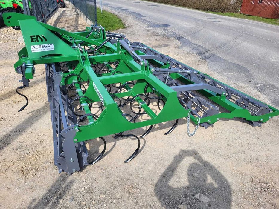 agregat uprawowy/ zęby s/ uprawowo przedsiewny/ składany hydraulicznie