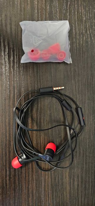 Słuchawki douszne z mikrofonem HTC do telefonu komputera Nowe MiniJack