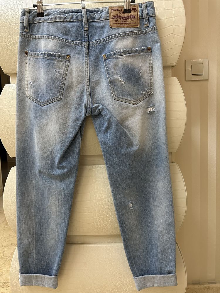 Женские джинсы Dsquared