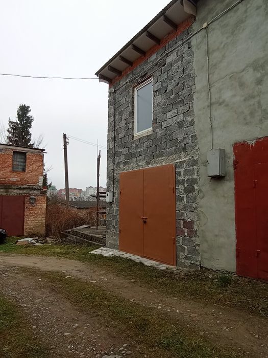 Гараж Двоповерховий