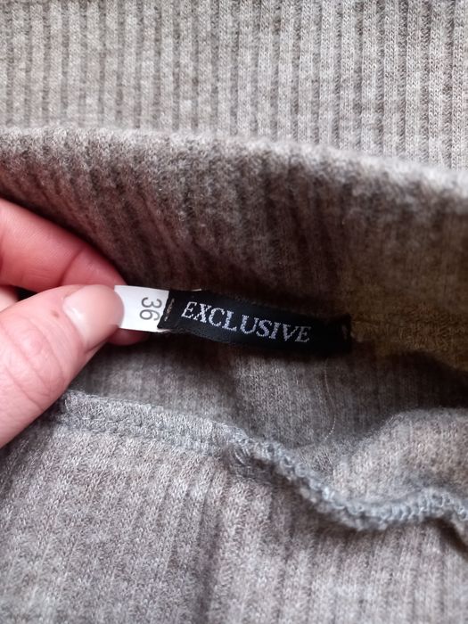 Юбка міді в рубчик