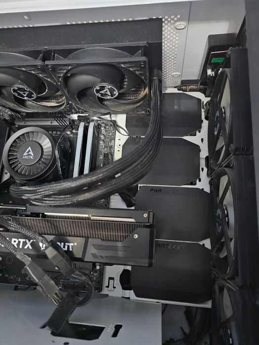 Komputer Ryzen 7 7800x3d ;RTX 4070ti super ;32gb ram ddr5 ;3tb SSD