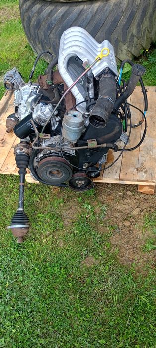 VW T4 sprzedam silnik kompletny, skrzynia biegów,.lampy, wentylator