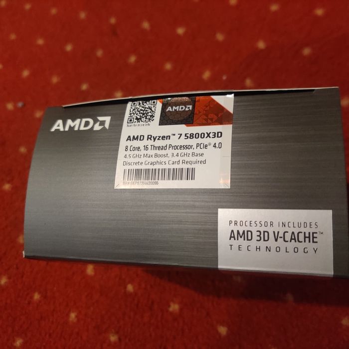 Gaming PC RTX 4070 SUPER + Ryzen 7 5800X3D + 32GB RAM + 2 Monitors