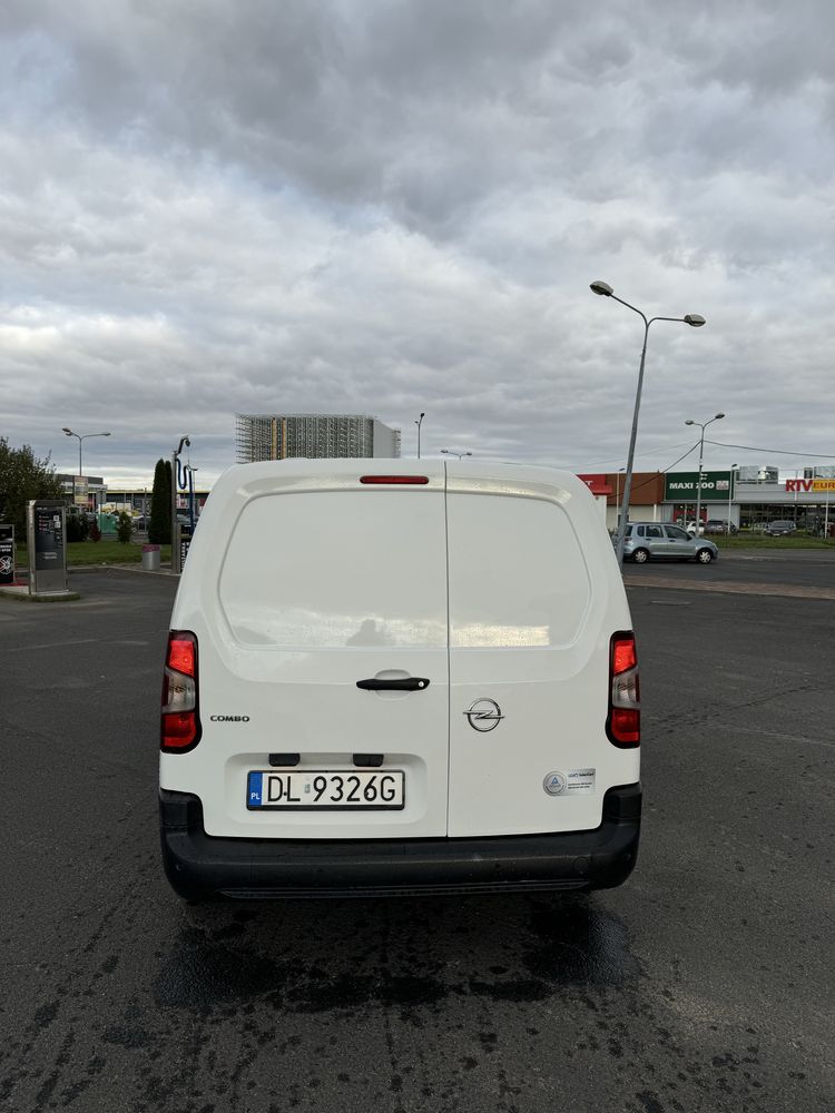 Opel Combo E 130km +VAT23