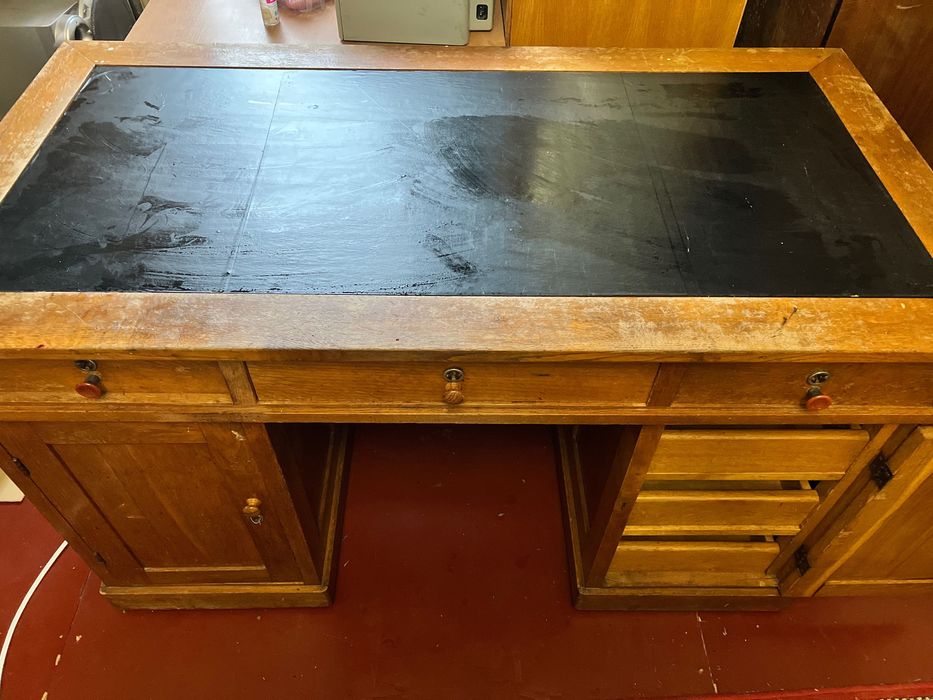 Стіл письмовий деревʼяний