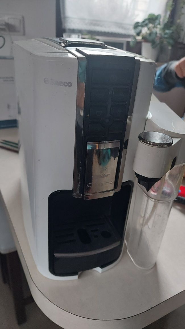 Ekspress kapsułkowy do kawy Tschibo Saeco Cafissimo Latte Bianco HD860