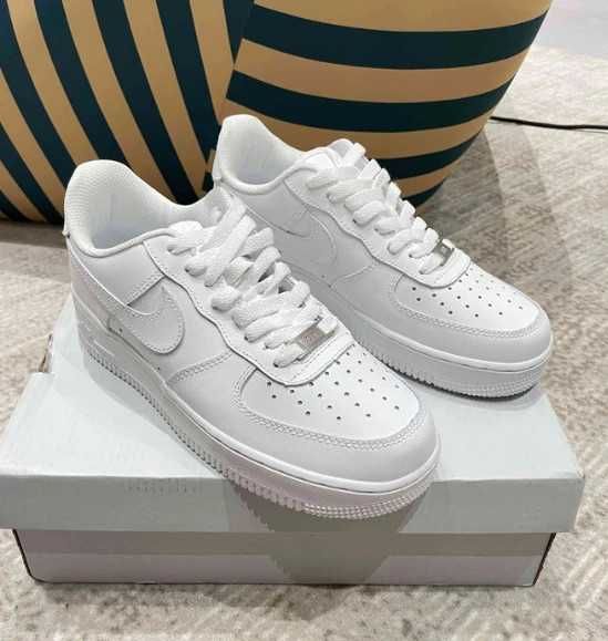 Nike Air Force 1 Low '07 White EU 40