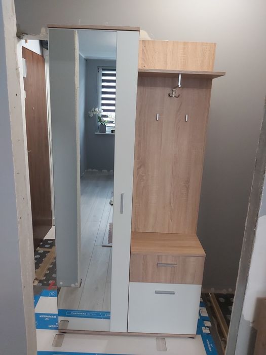 Garderoba na przedpokój z lustrem, pokój.