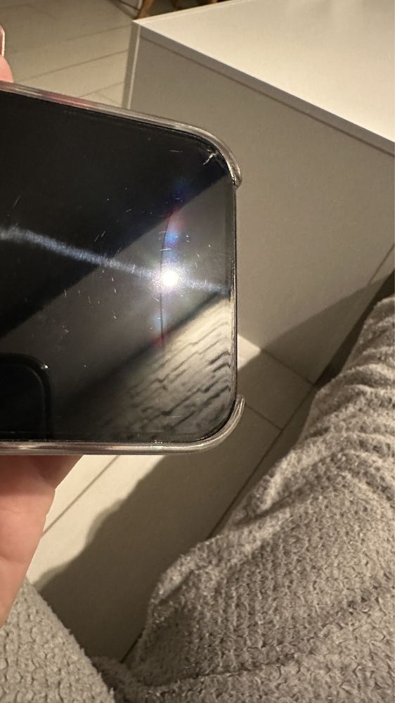 Iphone 14pro pęknięty  ekran