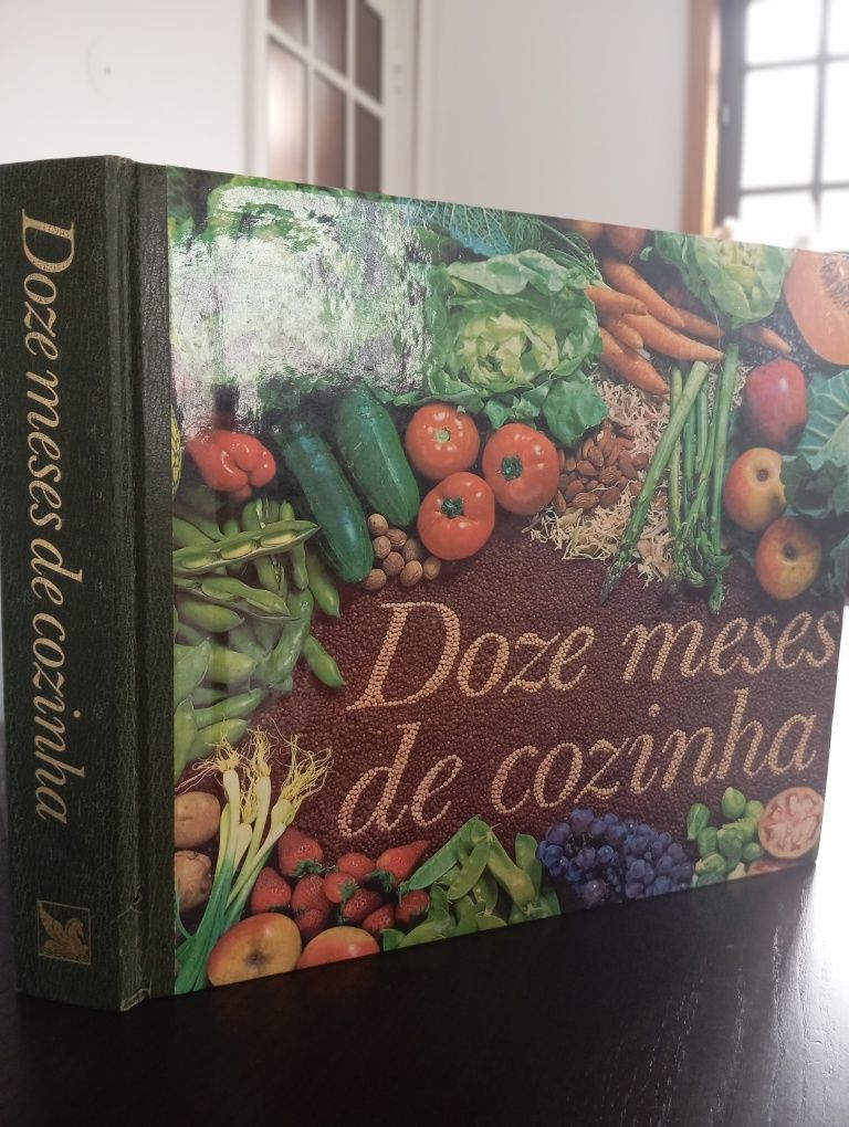Livro culinária "Doze meses de cozinha"