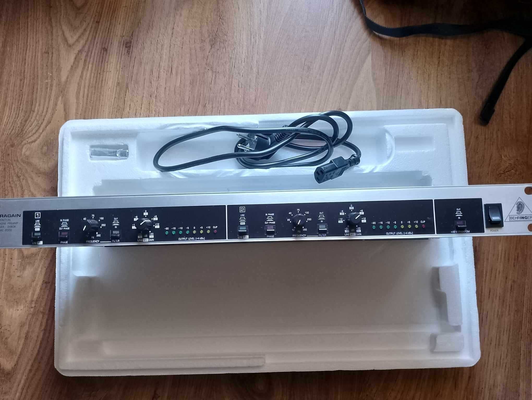 Behringer Ultragain MIC 2000 Di-Box, line driver , mikrofon preamp
