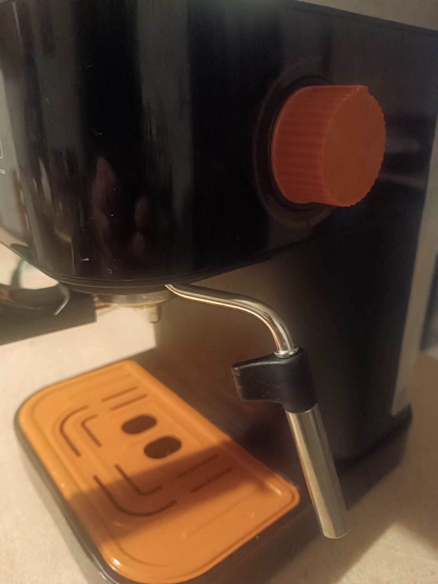 Máquina de café, com aquecedor de chávenas.