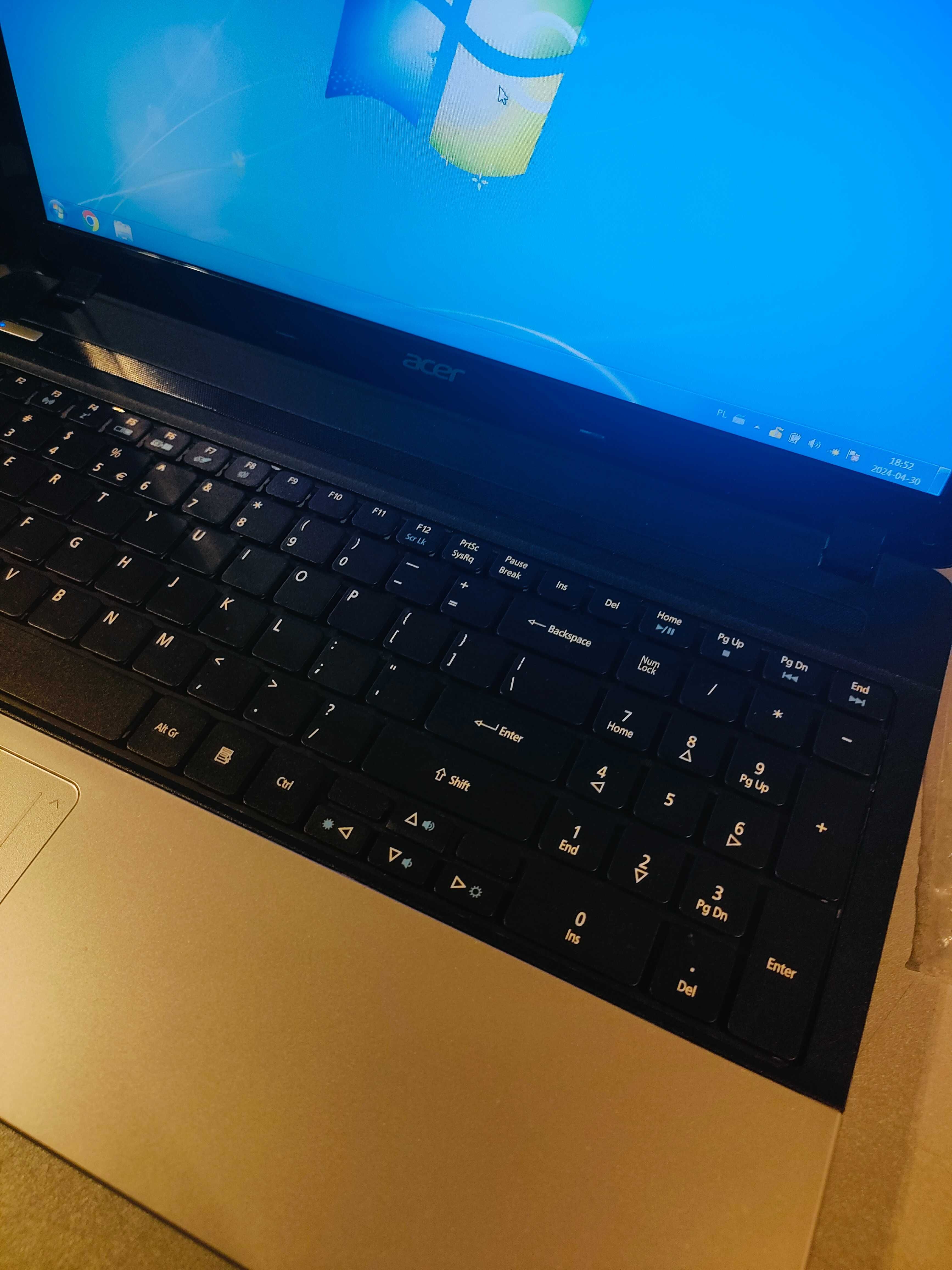 1423/24 Laptop Acer Aspire E1-57 1G
