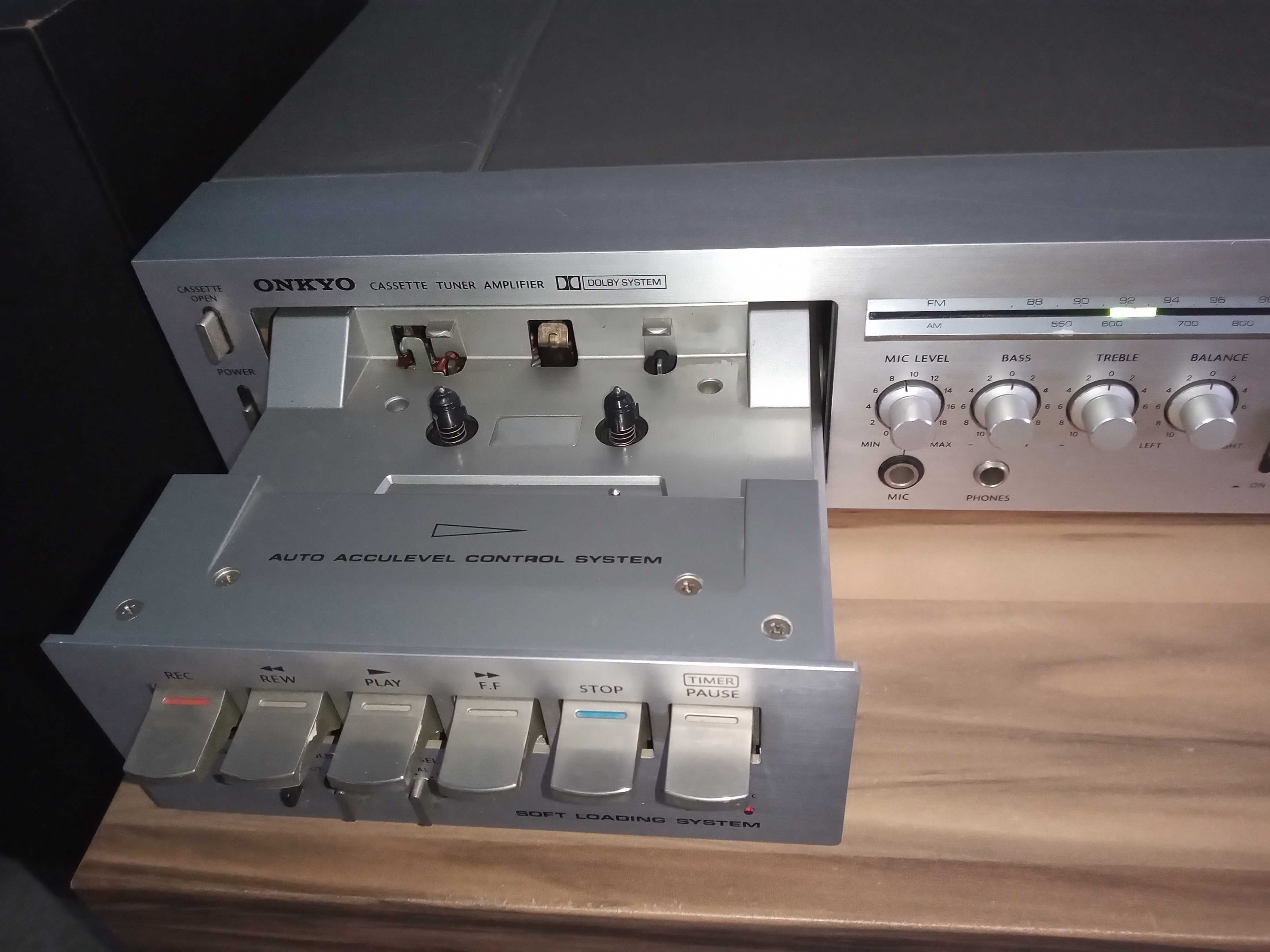 Amplituner stereo Onkyo