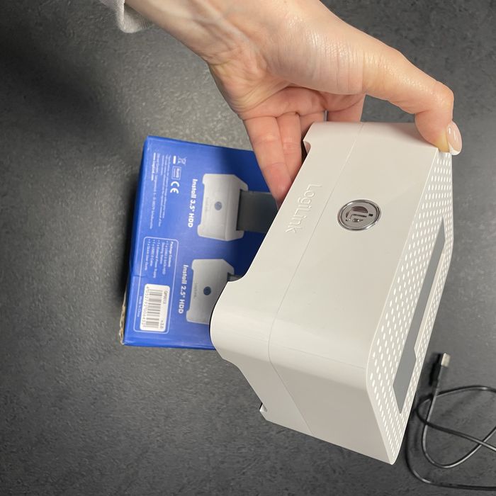 LogiLink USB 2.0 SATA HDD Docking Station (for 2.5”/3.5” SATA HDDs)