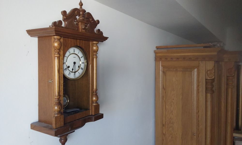 Годинник настінний деревянний Hermle з маятником та боєм