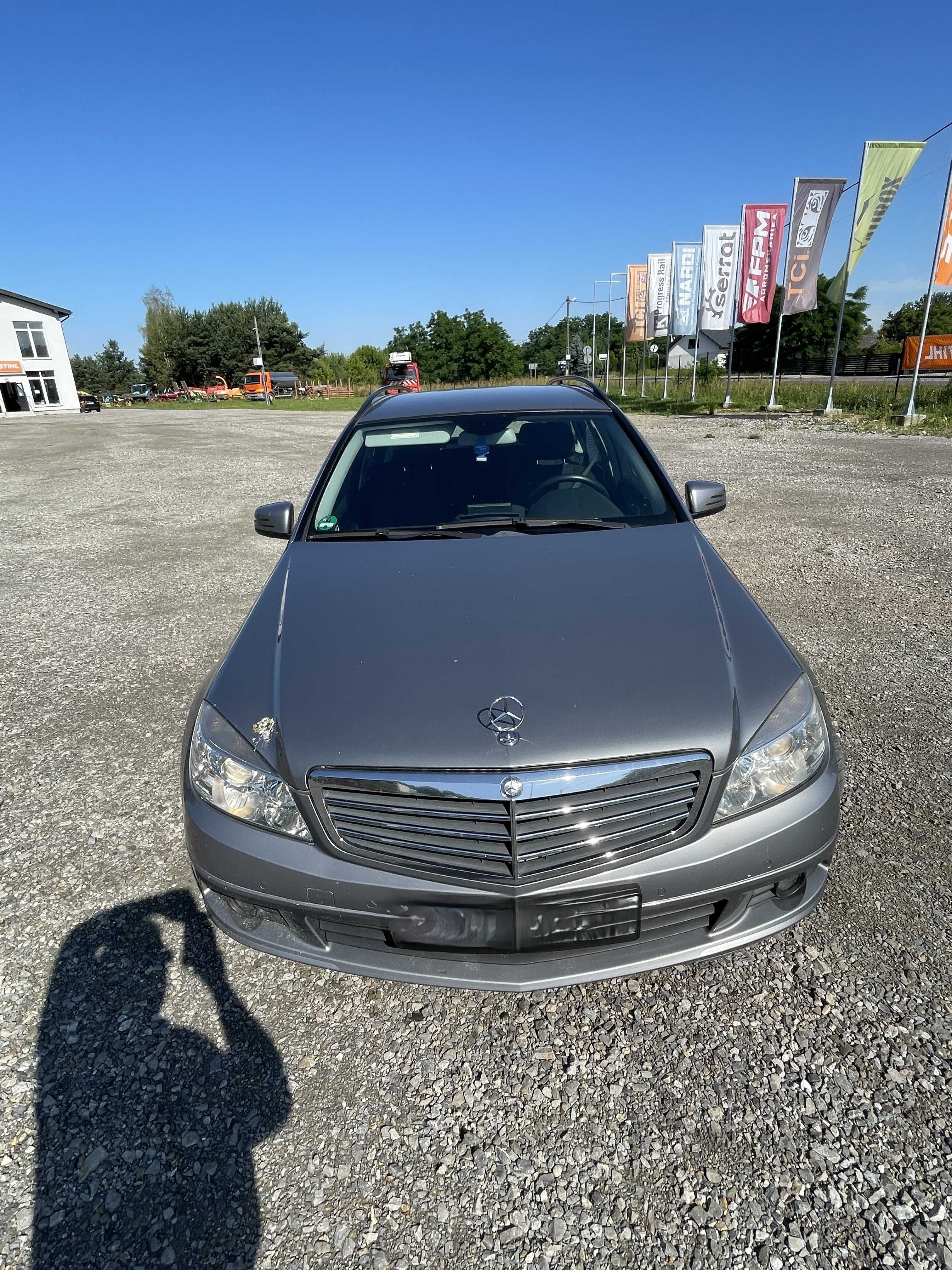 Mercedes-Benz C200