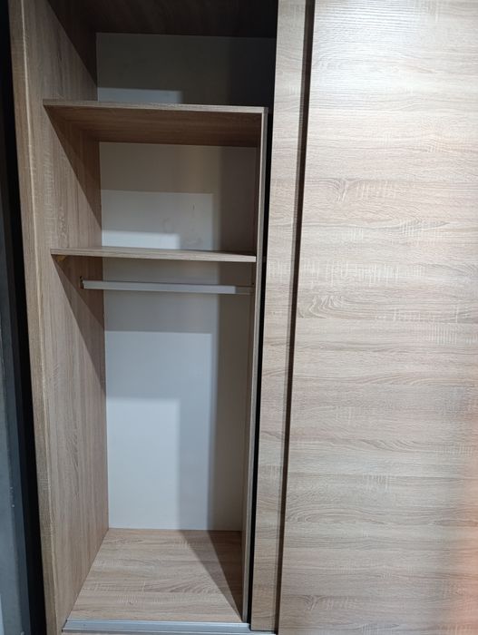 Sprzedam szafę duża pojemna