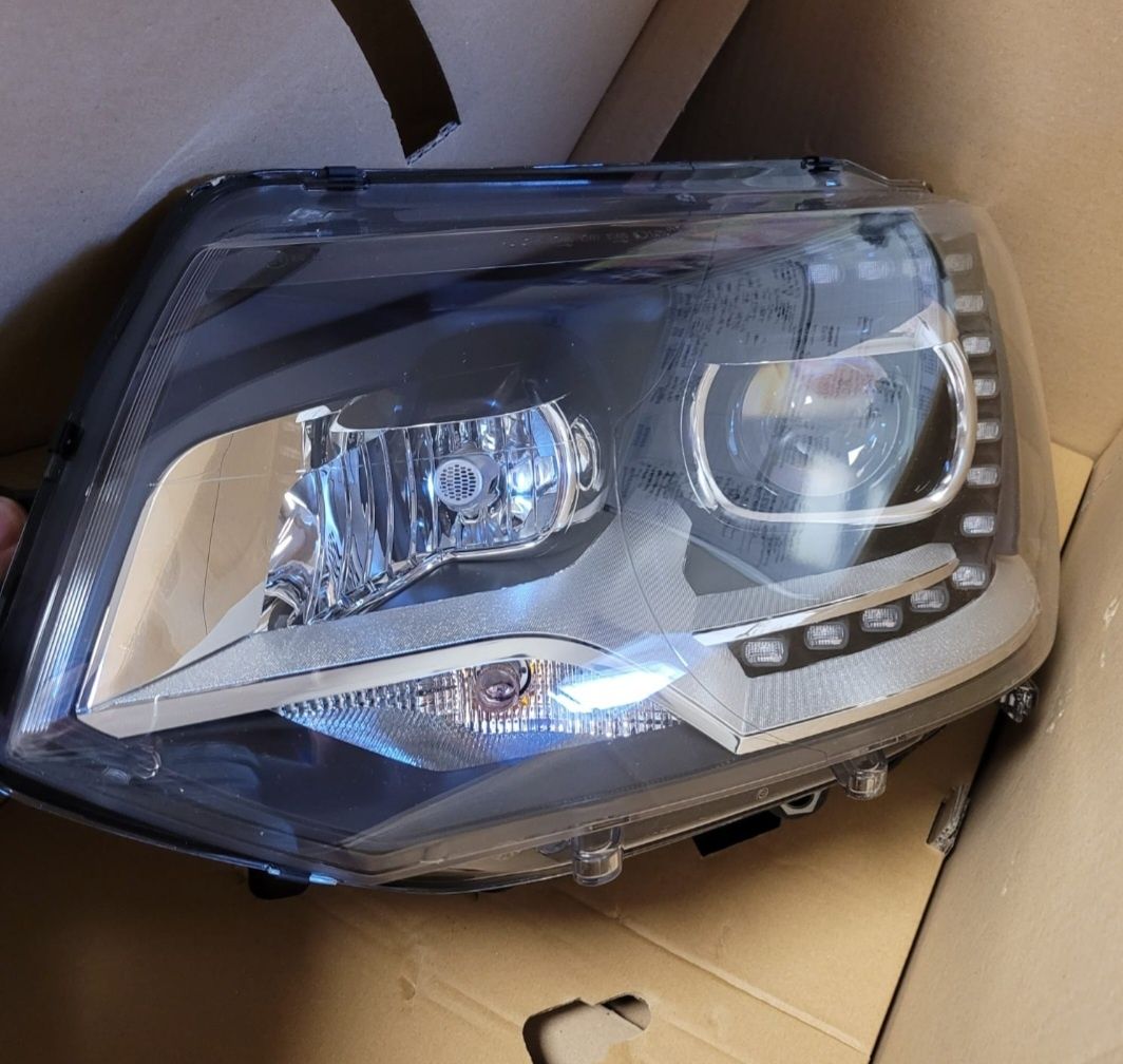 Lampa  przednia VW