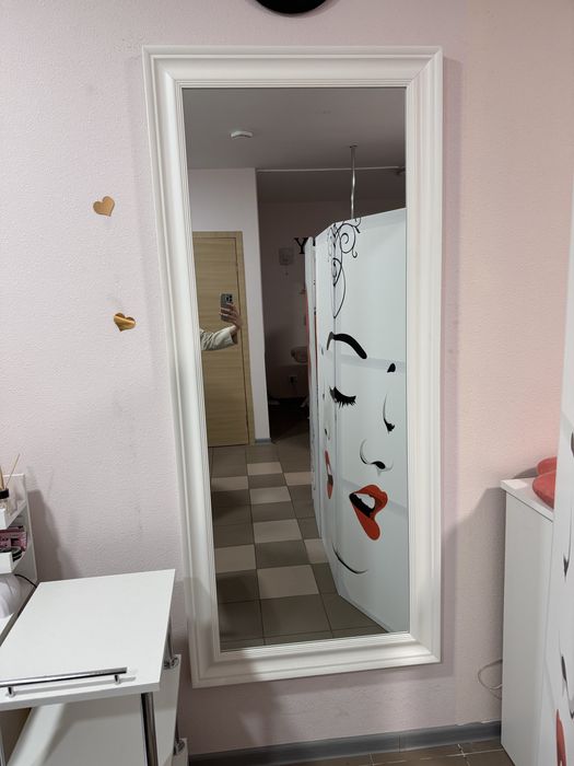 Велике дзеркало без дефектів