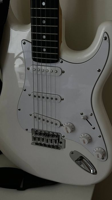 Продам електрогітару Parksons з підсилювачем