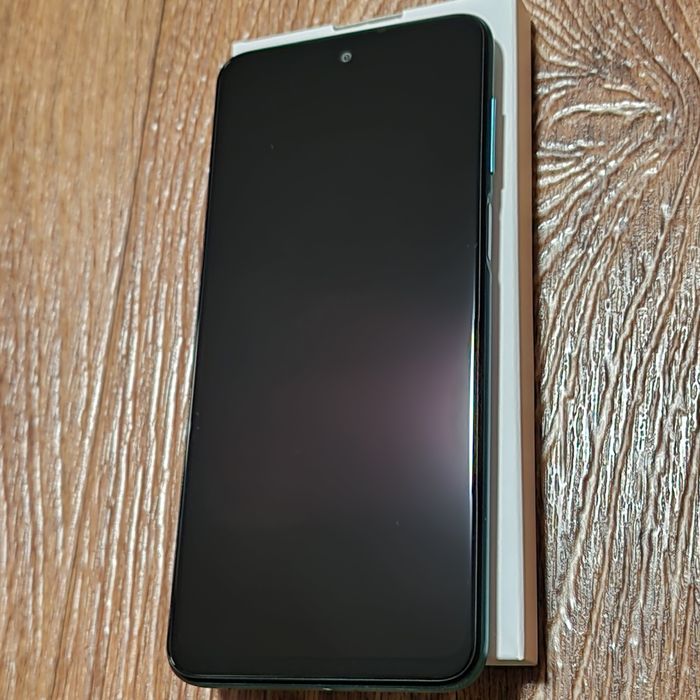 Телефон Xiaomi Redmi Note 9 Pro
