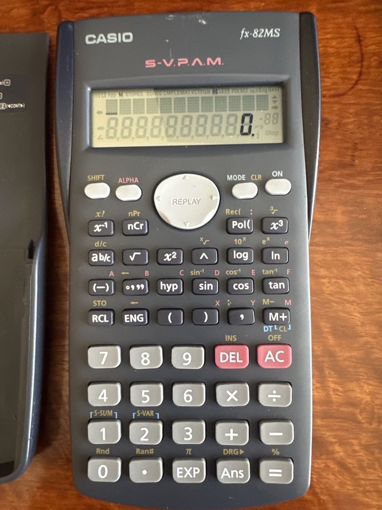 Calculadora científica Casio fx-82MS