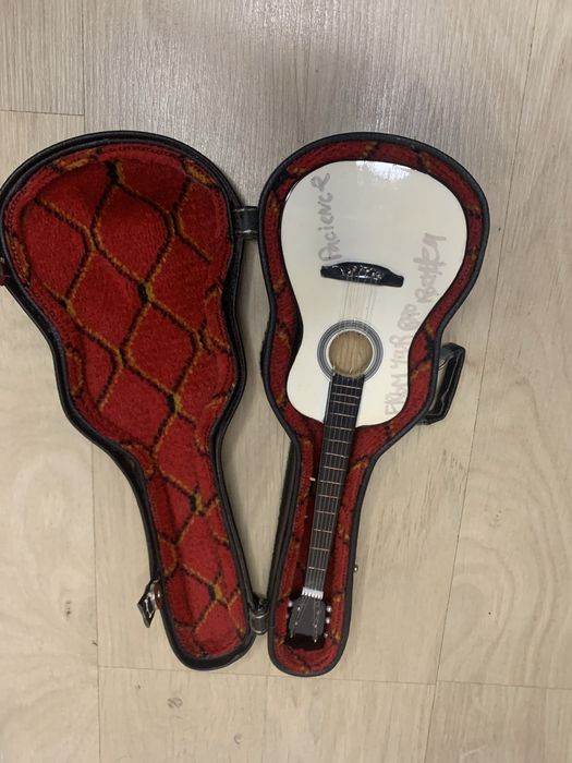 Гитара колекційна