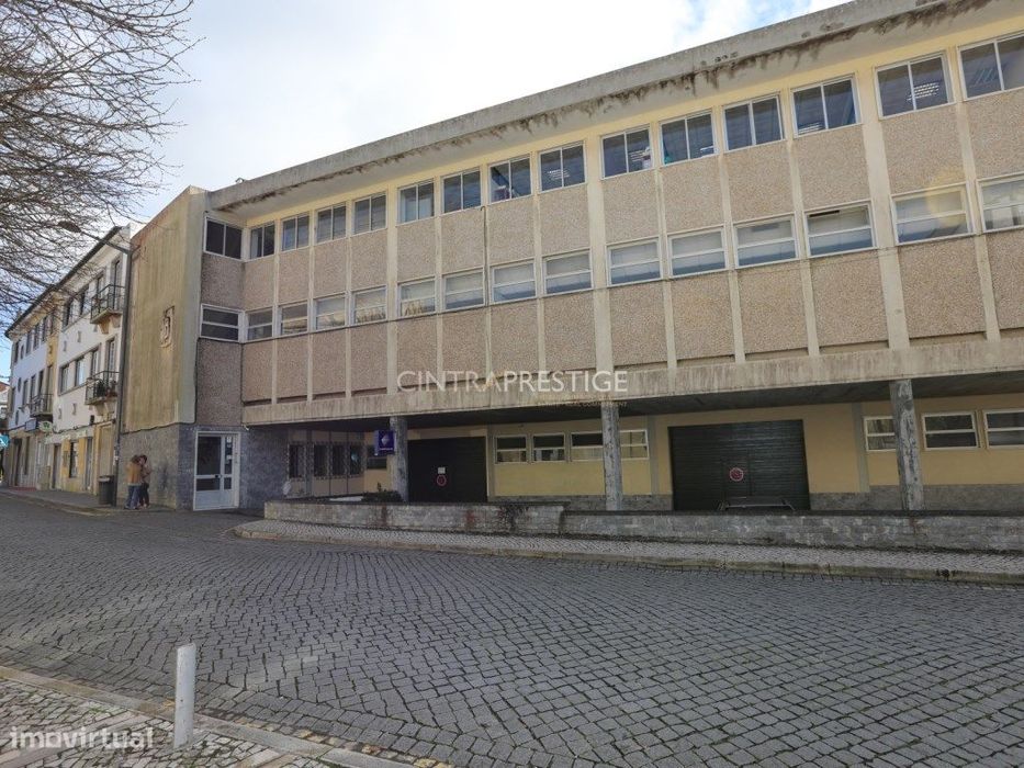Sintra Estefanêa . Sala 30m2 com copa .