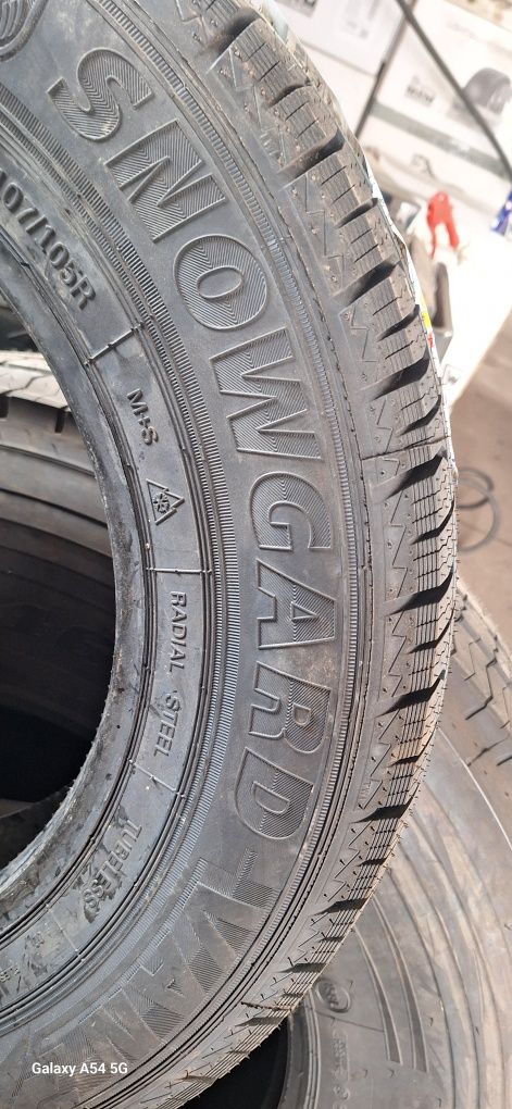 Opony zimowe 195/75/16c wzmacniane nowe