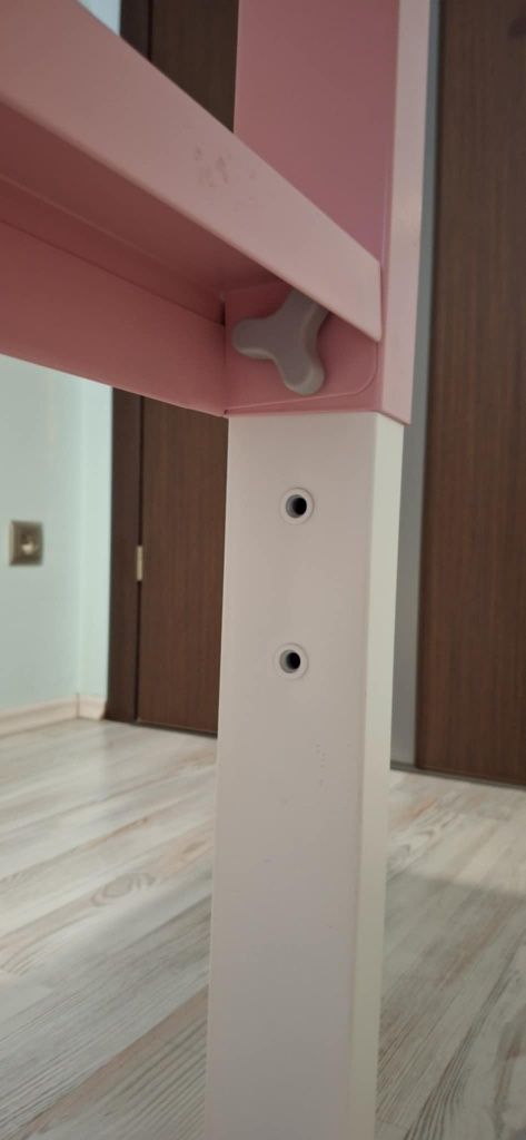 Biurko dziecięce regulowane Ikea